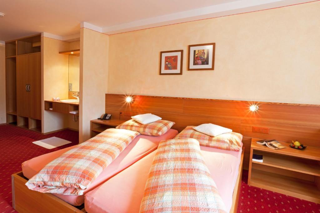 Albergo Croce Bianca Poschiavo Extérieur photo
