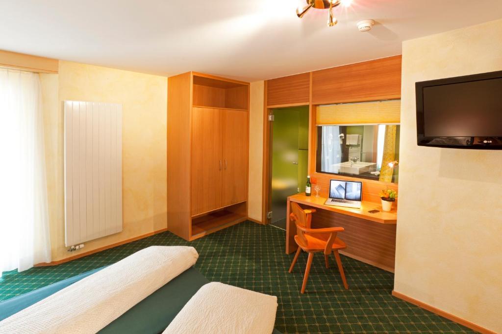 Albergo Croce Bianca Poschiavo Extérieur photo