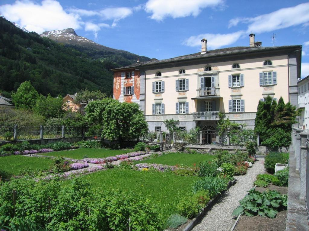 Albergo Croce Bianca Poschiavo Extérieur photo
