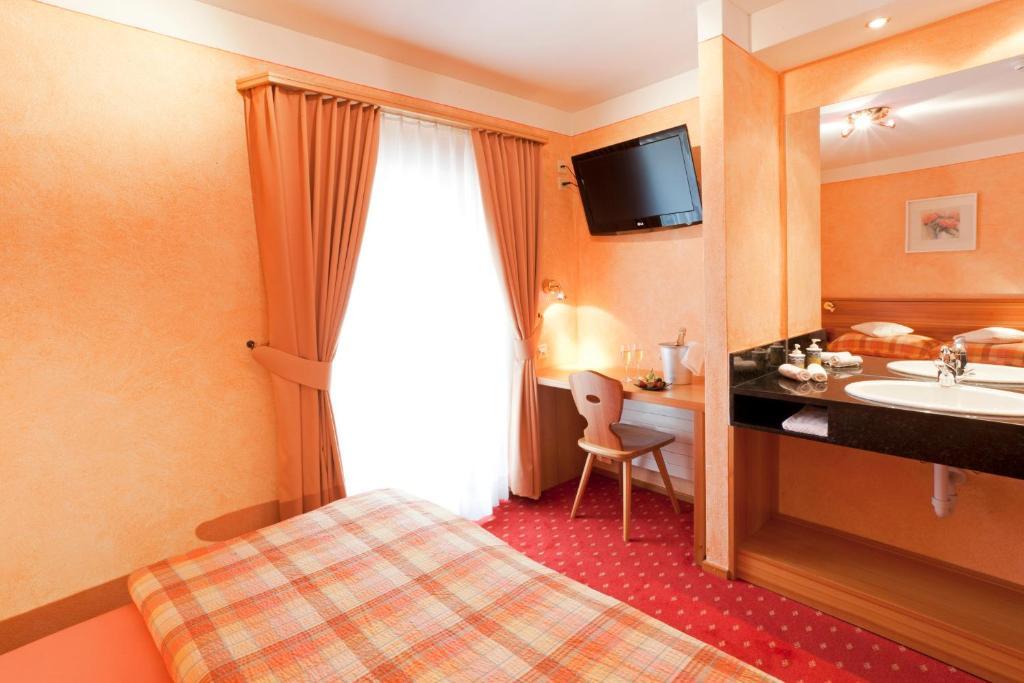 Albergo Croce Bianca Poschiavo Chambre photo